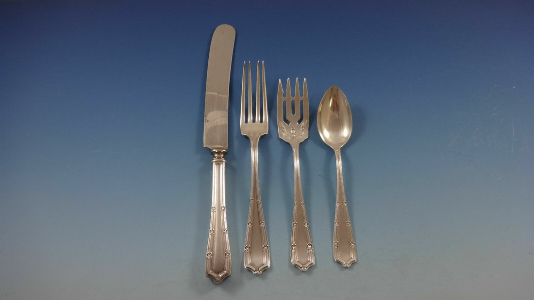 Alvin Francis I Sterling Silver 4-Piece Dinner Place Setting: Alvin Francis I Sterling Silver 4-Piece Dinner Place Setting Enhance your dining experience with this exquisite 4-piece dinner size place setting in the renowned Francis I pattern by Alvin. Crafted fr