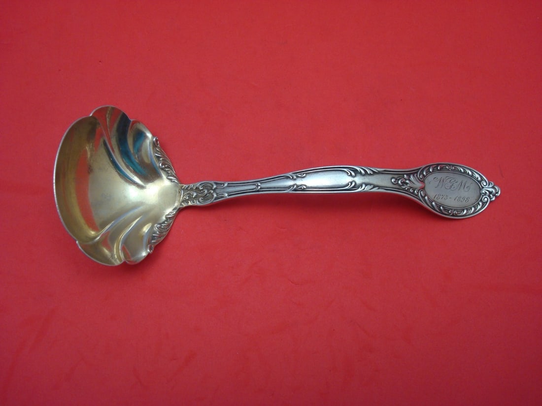Gorham Old Colony Old Sterling Silver Goldwashed Gravy Ladle 7.25": Gorham Old Colony Old Sterling Silver Goldwashed Gravy Ladle 7.25" This exquisite gravy ladle from the Old Colony Old pattern by Gorham is crafted from high-quality sterling silver and features a beau