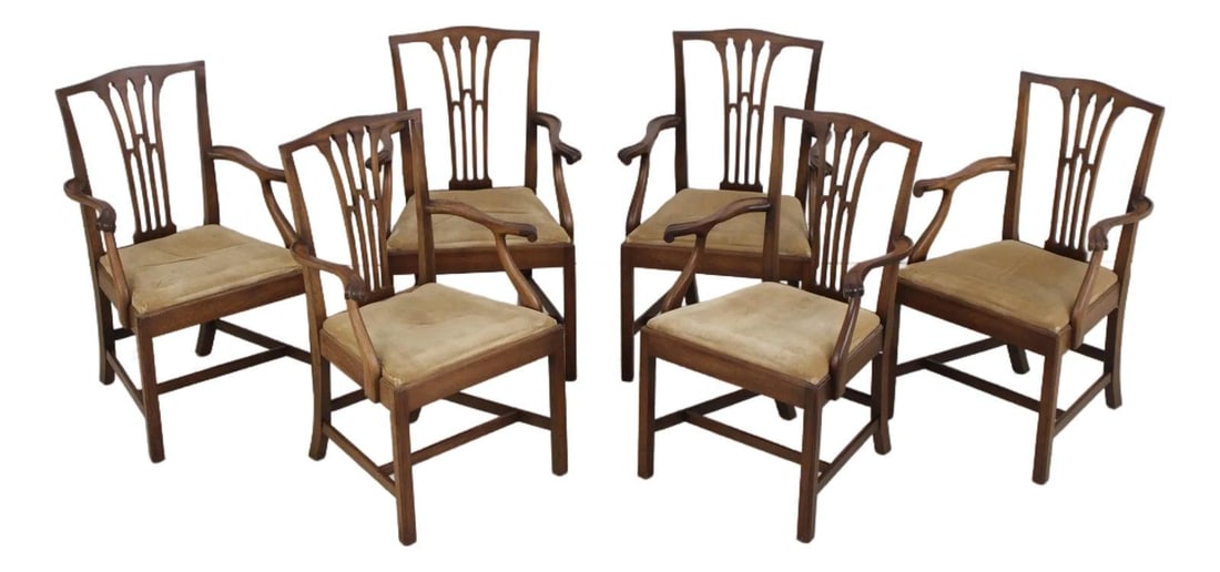 6 Chippendale Style Biggs Mahogany Dining Armchairs Set of 6: 6 Chippendale Style Biggs Mahogany Dining Armchairs Set of 6 Set of 6 Biggs mahogany armchairs with high quality construction and a Chippendale style stretcher base frame. These pre-owned chairs are a