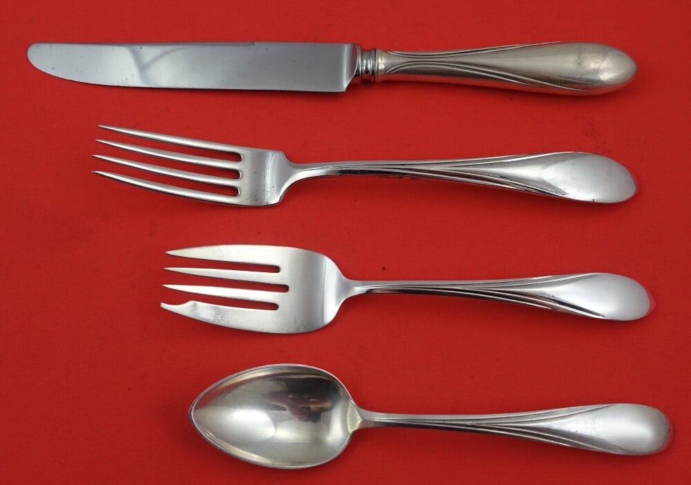 Frank Whiting Yankee Clipper Sterling Silver 4-Piece Set: Frank Whiting Yankee Clipper Sterling Silver 4-Piece Set Discover the elegance of the Yankee Clipper pattern by Frank Whiting, crafted in fine sterling silver. This 4-piece regular setting includes a