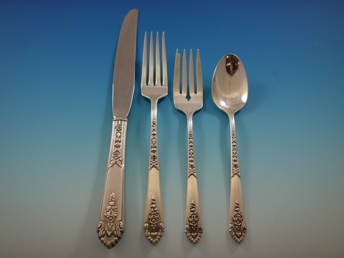 Royal Crest Promise Sterling Silver 4-Piece Place Setting: Royal Crest Promise Sterling Silver 4-Piece Place Setting Enhance your dining experience with this exquisite 4-piece place setting in the elegant Promise pattern by Royal Crest. Crafted from high-qual