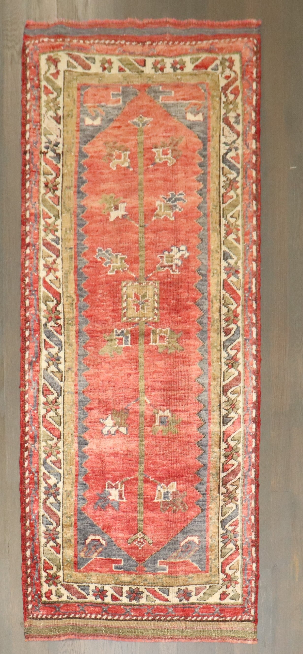 2' 5" x 5' 11" Anatolian Turkish Daizkare runner rug: 2' 5" x 5' 11" Anatolian Turkish Daizkare runner rug Mid 20th century Turkish Daizkare small rug in an Anatolian runner format. This pre-owned piece is identified as a small-size runner. Specification