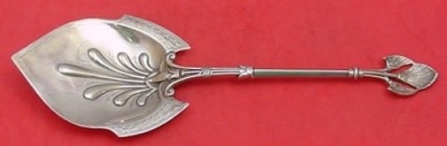 Gorham Lotus Sterling Silver Waffle Server Brite-Cut 9 1/8 Inch: Gorham Lotus Sterling Silver Waffle Server Brite-Cut 9 1/8 Inch This stunning Lotus by Gorham waffle server features a beautiful Brite-Cut design, crafted from high-quality sterling silver. Measuring 