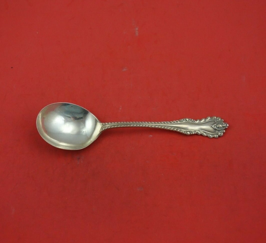 Dominick & Haff Mazarin Sterling Silver Gumbo Soup Spoon 7 Inch Heirloom: Dominick & Haff Mazarin Sterling Silver Gumbo Soup Spoon 7 Inch Heirloom This exquisite 7" gumbo soup spoon, crafted by Dominick & Haff, showcases the elegant Mazarin pattern. Made from high-quality s