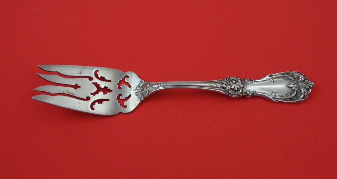 Reed and Barton Burgundy Sterling Silver Cold Meat Fork 7 7/8" 5-Piercings: Reed and Barton Burgundy Sterling Silver Cold Meat Fork 7 7/8" 5-Piercings This exquisite Burgundy cold meat fork by Reed and Barton is crafted from high-quality sterling silver. The fork features fiv