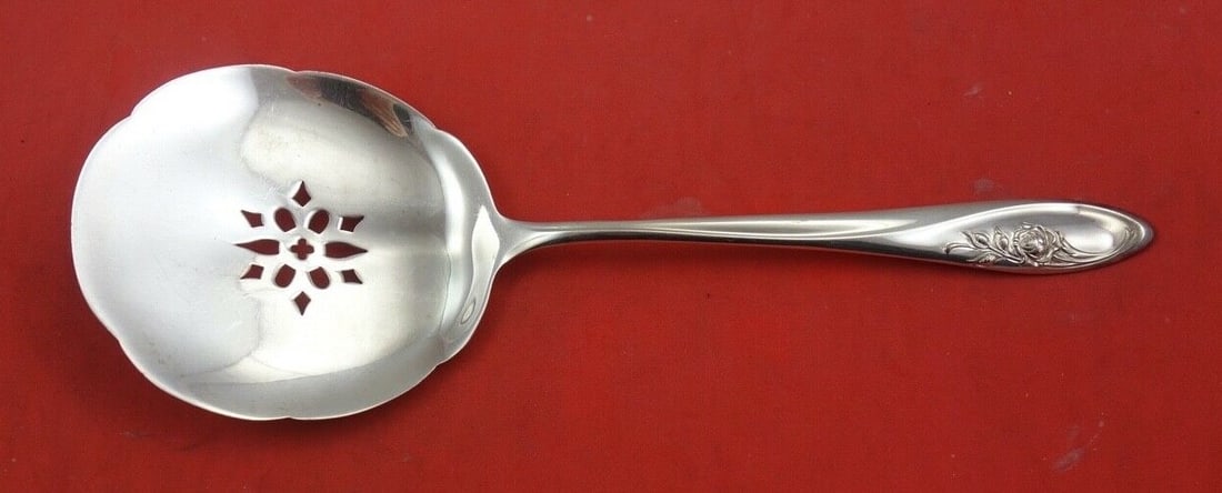 Towle Sculptured Rose Sterling Silver Tomato Server 7 3/4": Towle Sculptured Rose Sterling Silver Tomato Server 7 3/4" This exquisite 7 3/4" tomato server from Towle features the elegant Sculptured Rose pattern, crafted from high-quality sterling silver. This 