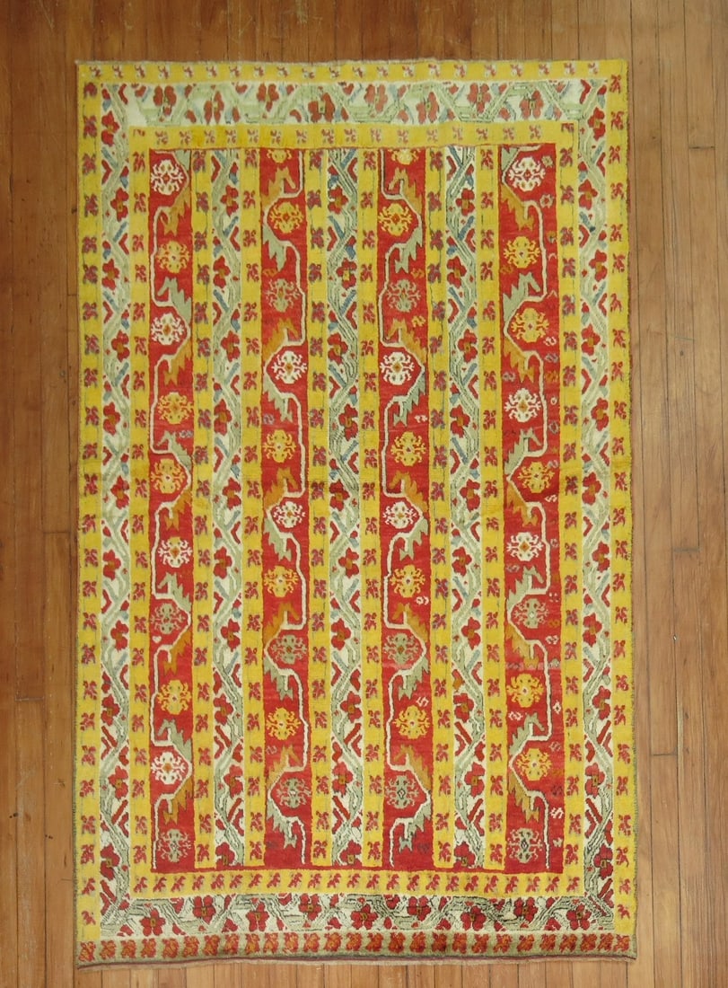 Early 20th Century Melas Accent Rug 3' 10" x 6' Turkish: Early 20th Century Melas Accent Rug 3' 10" x 6' Turkish Early 20th century Turkish Melas rug in an accent size. This pre-owned rug features the classic Melas form and design character associated with 