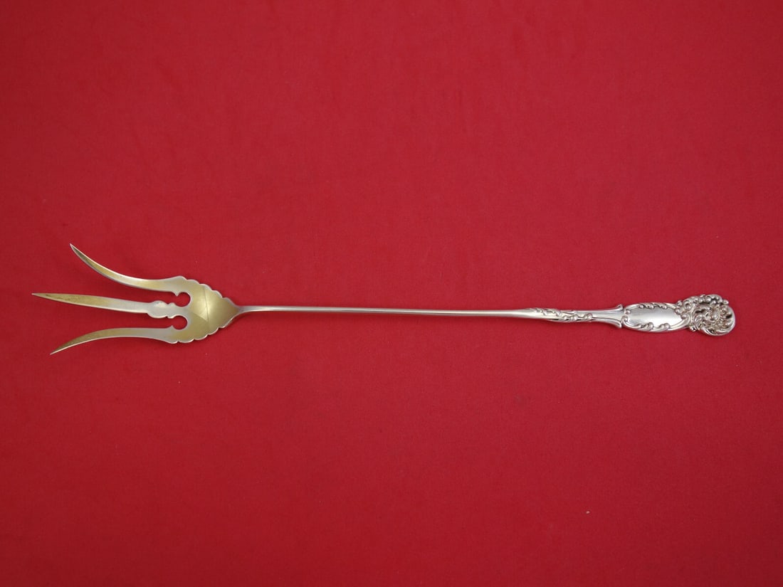 Reed and Barton La Reine Sterling Silver Goldwashed Lettuce Fork 9 7/8": Reed and Barton La Reine Sterling Silver Goldwashed Lettuce Fork 9 7/8" This exquisite lettuce fork from the La Reine pattern by Reed and Barton showcases the elegance of sterling silver with a beauti