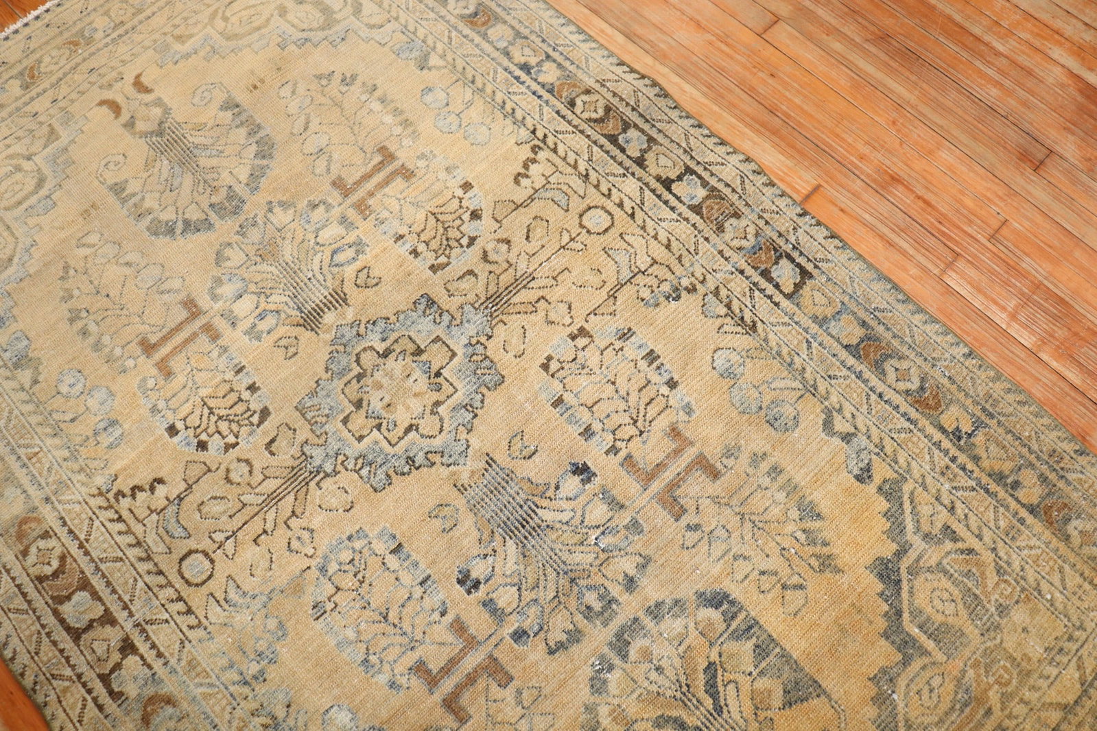4' 5" x 7' 1" Persian Lilihan Accent Rug 1930s: 4' 5" x 7' 1" Persian Lilihan Accent Rug 1930s Vintage Persian Lilihan accent rug from the 1930s. This pre-owned piece features the Lilihan type and is offered as an accent rug. Specifications Origin: