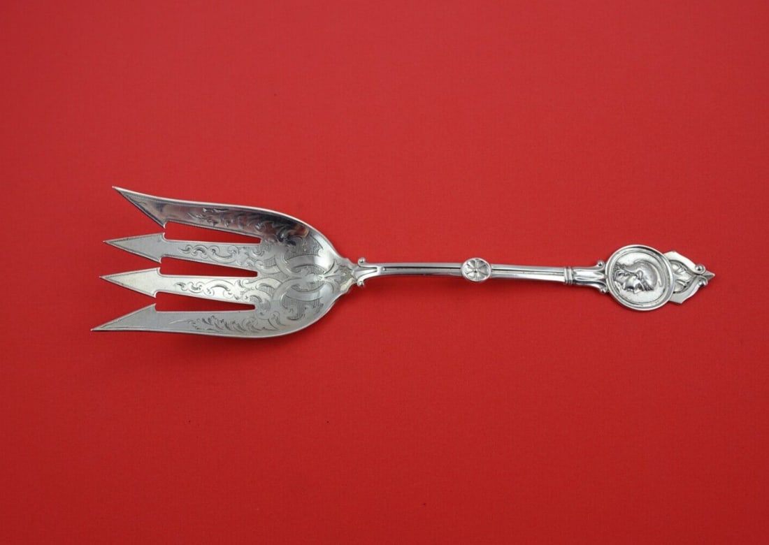Vanderslice Medallion Coin Silver Salad Serving Fork 9 Inch Monogrammed: Vanderslice Medallion Coin Silver Salad Serving Fork 9 Inch Monogrammed Introducing the Medallion Salad Serving Fork by Vanderslice, a stunning piece crafted from Coin Silver. This fork features intri