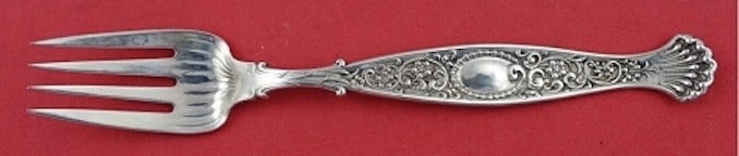 Whiting Hyperion Sterling Silver 4-Tine Pastry Fork 5 5/8": Whiting Hyperion Sterling Silver 4-Tine Pastry Fork 5 5/8" This exquisite pastry fork features a classic 4-tine design, perfect for serving pastries with elegance. Crafted from high-quality sterling s
