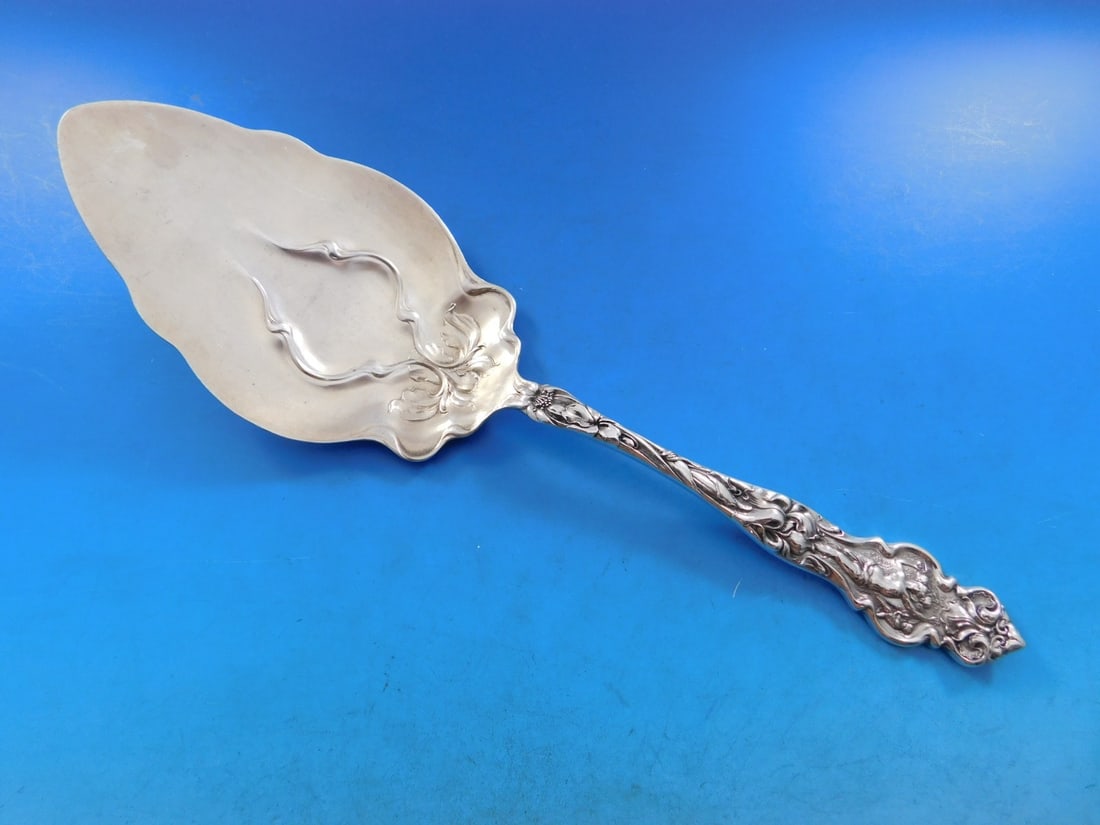 Wallace Irian Sterling Silver Pie Server 9 3/4 Light Gold Wash: Wallace Irian Sterling Silver Pie Server 9 3/4 Light Gold Wash This exquisite pie server from the Irian pattern by Wallace showcases a classic design made from all sterling silver with a light gold wa