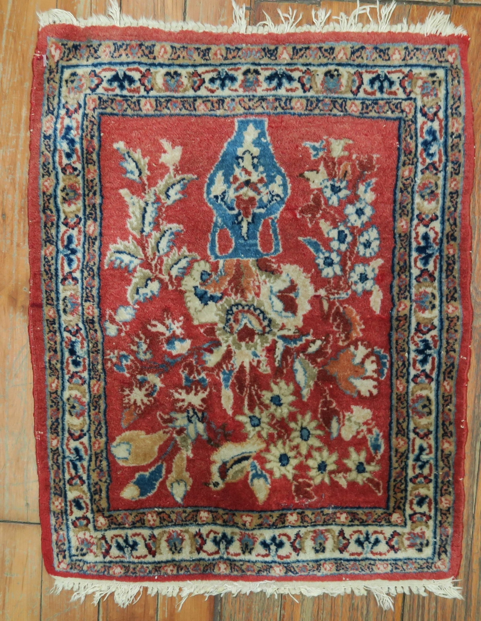 1' 4" x 1' 8" Persian Kashan rug red mat: 1' 4" x 1' 8" Persian Kashan rug red mat Early 20th century Persian Kashan mat with a red field. This pre-owned rug is identified as a Kashan, Persian example and categorized as a square yastik. Speci