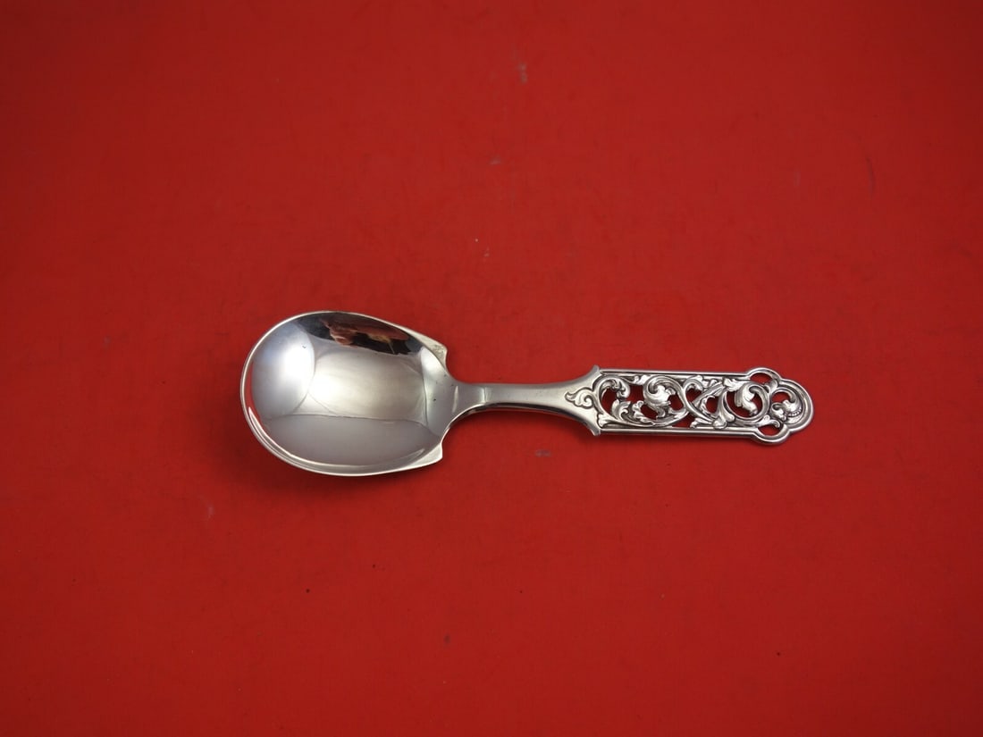Brodrene Lohne Sterling Silver Berry Spoon 7.5 Inch Unmonogrammed: Brodrene Lohne Sterling Silver Berry Spoon 7.5 Inch Unmonogrammed This exquisite sterling silver berry spoon by Brodrene Lohne is a must-have for collectors and enthusiasts alike. Measuring 7 1/2 inch