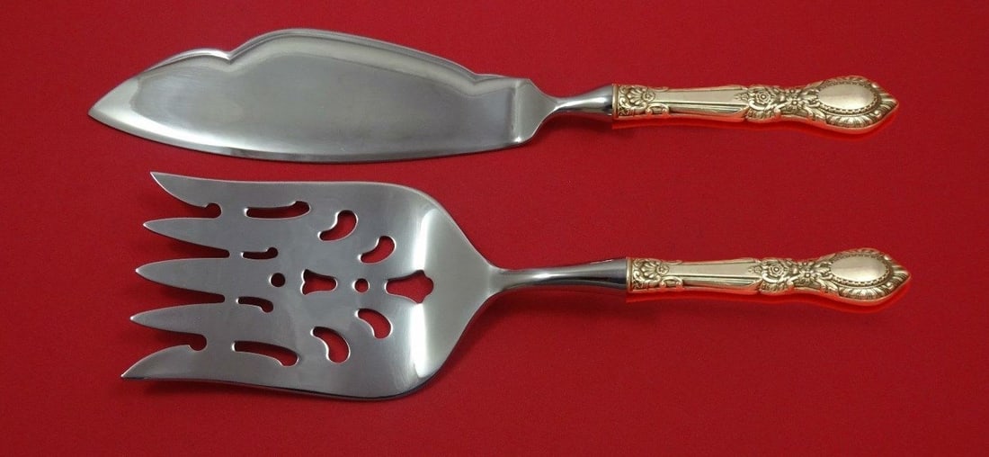 2 Piece Sterling Fish Serving Set Reed and Barton Guildhall: 2 Piece Sterling Fish Serving Set Reed and Barton Guildhall A custom-made Guildhall by Reed & Barton sterling silver fish serving set with hollow handles and stainless steel serving implements. The tw