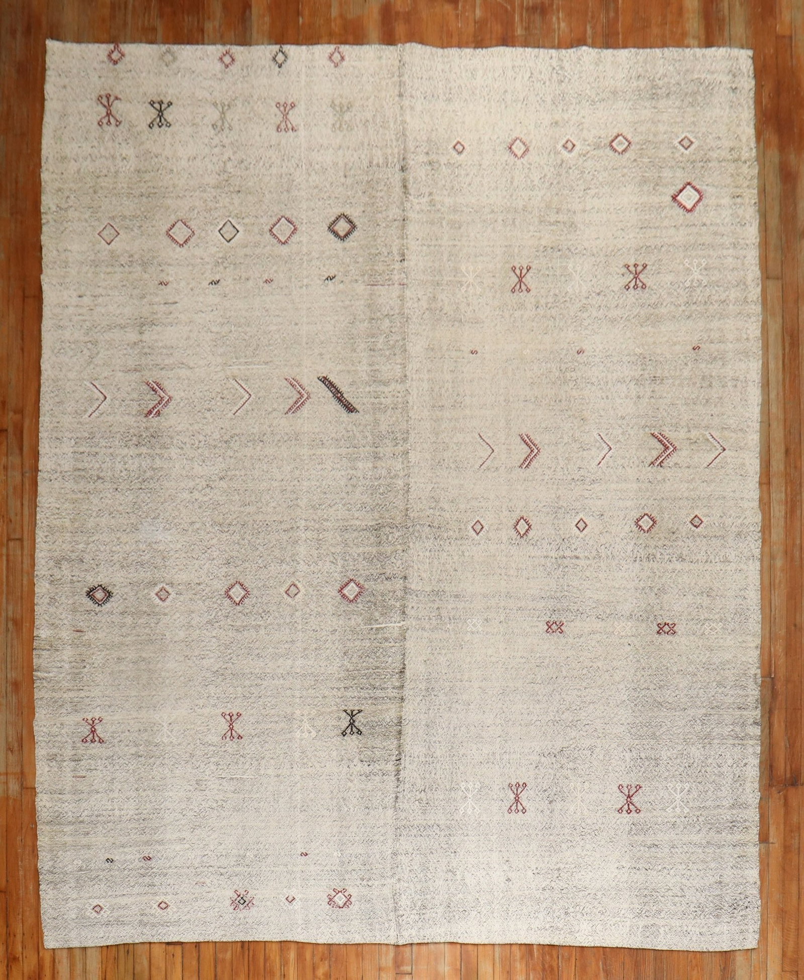 8' 4" x 11' 7" Mid 20th Century Turkish Kilim Rug: 8' 4" x 11' 7" Mid 20th Century Turkish Kilim Rug Mid 20th century Turkish kilim with abstract elements. This pre-owned room-size rug offers a vintage look grounded in the original design description.