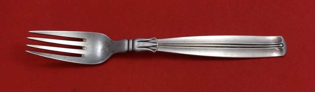 Sterling Silver 7in Regular Fork W and S Sorensen Lotus: Sterling Silver 7in Regular Fork W and S Sorensen Lotus Sterling silver regular fork in the Lotus pattern by W & S Sorensen. This pre-owned piece is not monogrammed and is in excellent condition. Spec