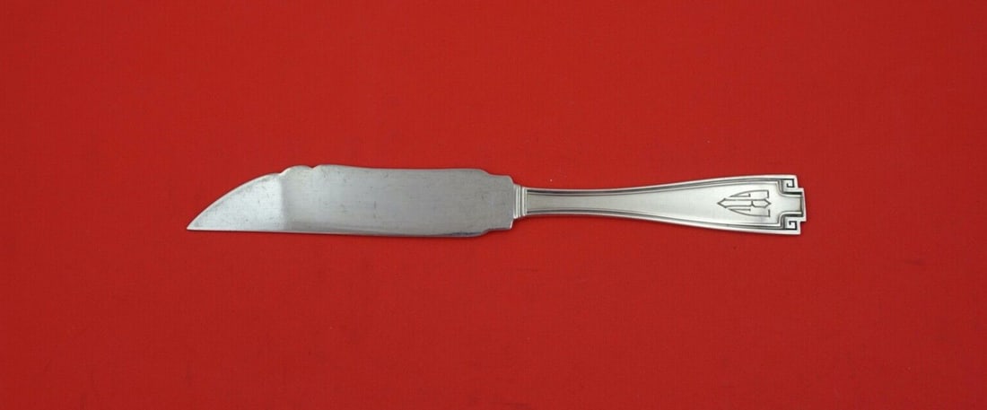Gorham Etruscan Sterling Silver Fish Knife 7 3/4 Monogrammed: Gorham Etruscan Sterling Silver Fish Knife 7 3/4 Monogrammed This exquisite Etruscan fish knife by Gorham features a flat handle and is crafted entirely from sterling silver. Measuring 7 3/4 inches, t
