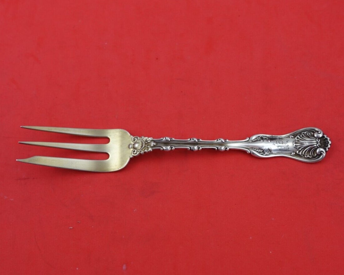 Whiting Imperial Queen Sterling Silver 3-Tine Pie Fork Gold Wash 7 1/4": Whiting Imperial Queen Sterling Silver 3-Tine Pie Fork Gold Wash 7 1/4" This exquisite 3-tine pie fork is part of the Imperial Queen pattern by Whiting, crafted from high-quality sterling silver and f