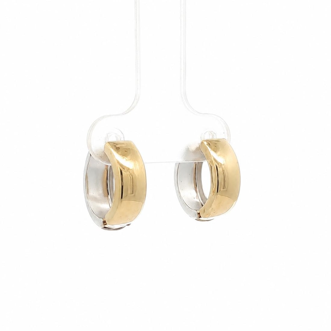 Unbranded 14k Reversible Huggie Hoop Earrings Yellow and White Gold: Unbranded 14k Reversible Huggie Hoop Earrings Yellow and White Gold Polished reversible huggie hoop earrings crafted in solid 14k yellow and white gold. Designed for pierced ears, this pre-owned pair 