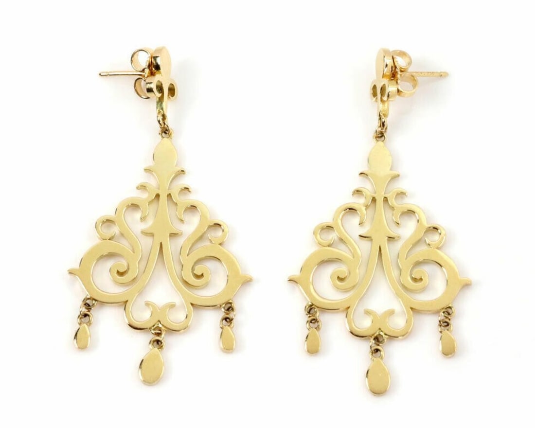 Tiffany & Co. Enchant 18k Yellow Gold Chandelier Dangle Earrings: Tiffany & Co. Enchant 18k Yellow Gold Chandelier Dangle Earrings Authentic Tiffany & Co. Enchant Chandelier dangle earrings crafted in solid 18k yellow gold. This original signed pair features an open