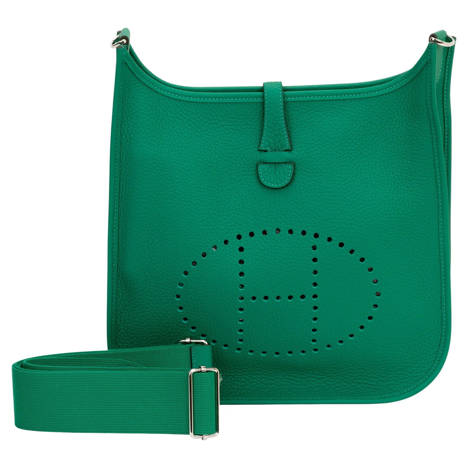 Hermes Evelyne PM Vert Vertigo Taurillon Clemence Leather Bag: Hermes Evelyne PM Vert Vertigo Taurillon Clemence Leather Bag Introducing the Hermes Evelyne PM in Vert vertigo taurillon clemence leather, a luxurious accessory that combines style and functionality.