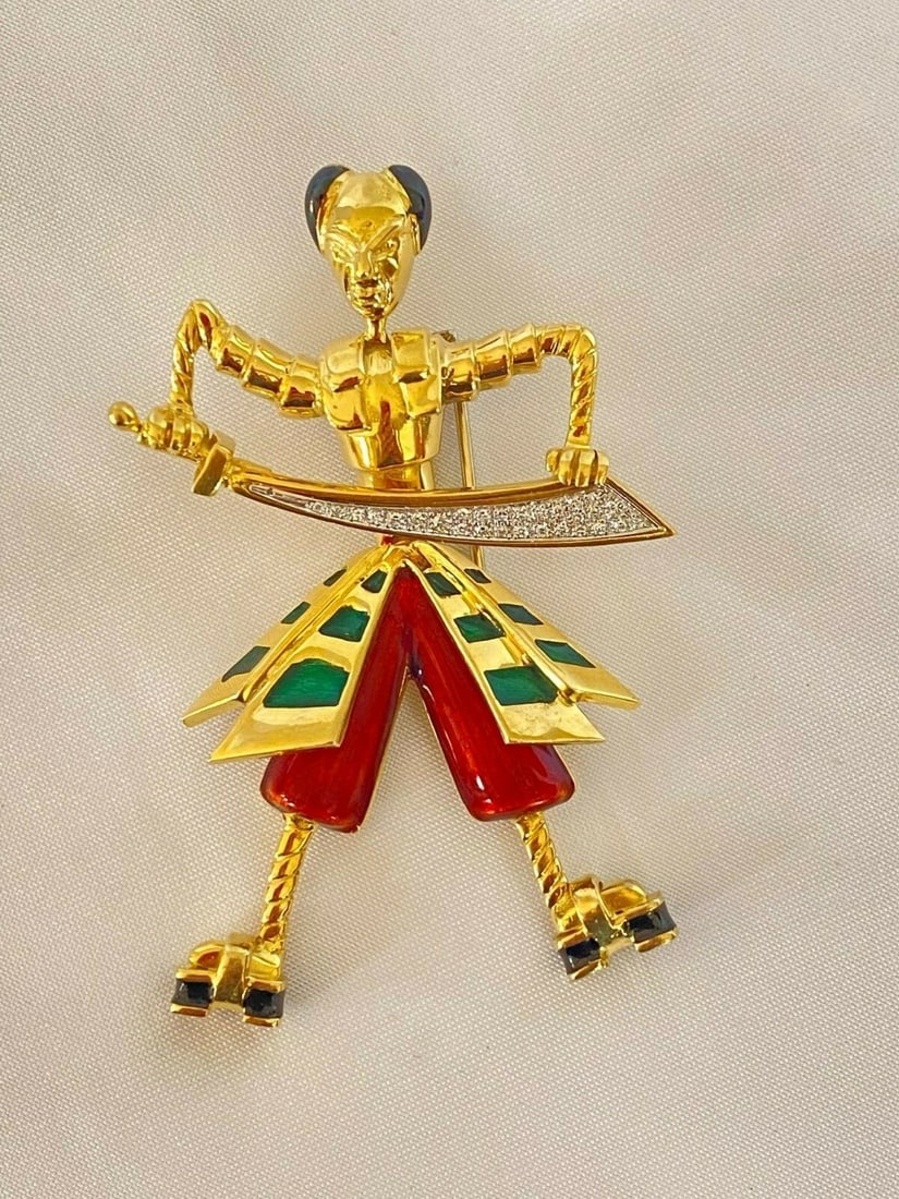 Francesco Pagella 18K Gold Diamond Enamel Brooch Signed Italy: Francesco Pagella 18K Gold Diamond Enamel Brooch Signed Italy Discover the exquisite craftsmanship of this Italian brooch, meticulously designed by Francesco Pagella. Made from luxurious 18K yellow go