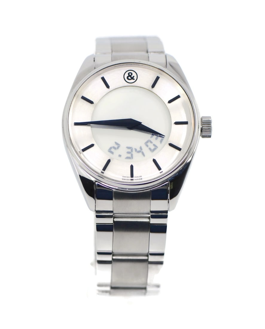Bell & Ross BR100S Quartz Stainless Steel Watch with Box and Papers: Bell & Ross BR100S Quartz Stainless Steel Watch with Box and Papers Introducing the Bell & Ross BR100S Digital Stainless Steel Watch, a perfect blend of sophistication and functionality. This wristwat