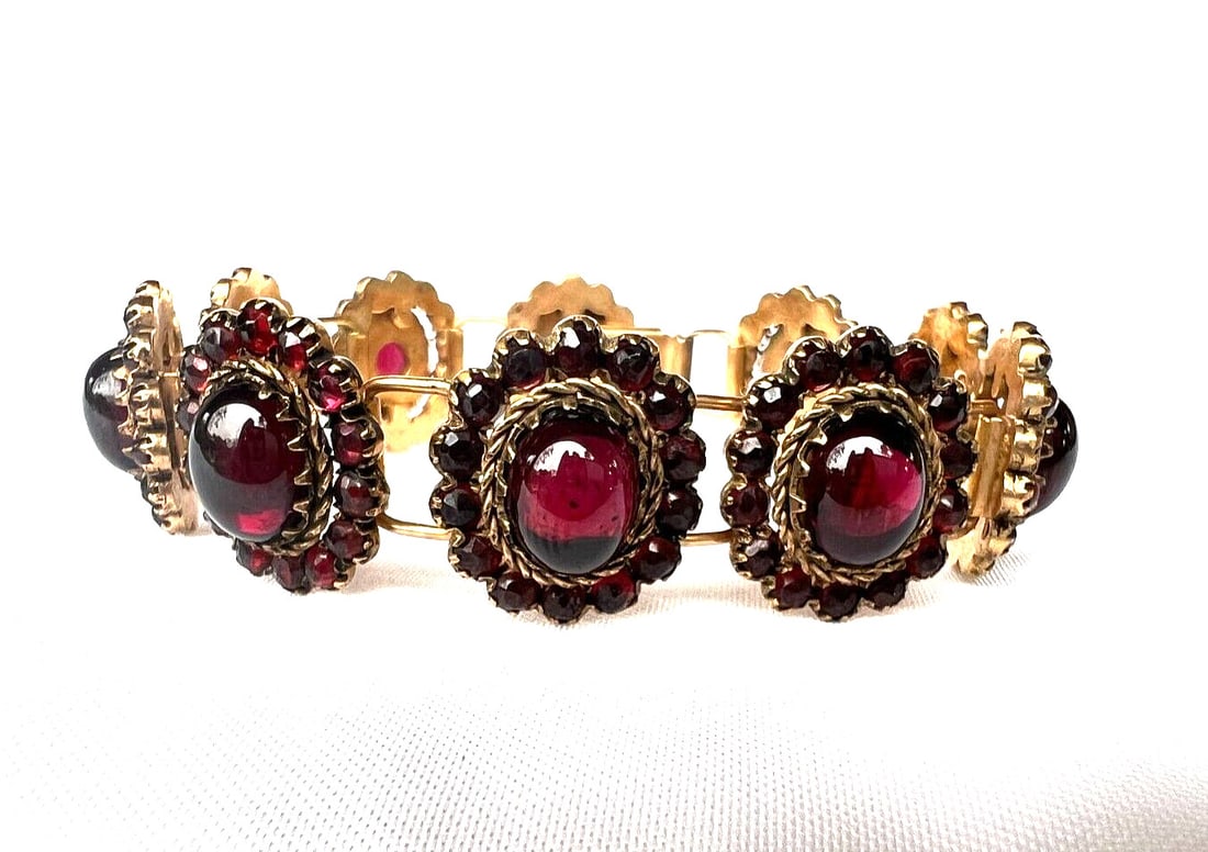 Victorian Gold Plated Garnet Wrap Bracelet 18K Antique 19th Century: Victorian Gold Plated Garnet Wrap Bracelet 18K Antique 19th Century Discover a stunning late 19th century Victorian English bracelet, expertly crafted with a luxurious gold-plated finish and adorned w