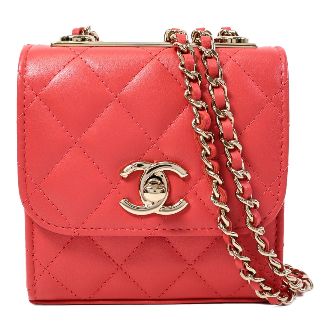 CHANEL Trendy CC Mini Shoulder Bag A81633 Red Lambskin GHW: CHANEL Trendy CC Mini Shoulder Bag A81633 Red Lambskin GHW Compact and structured, this Chanel Trendy CC mini chain shoulder bag is crafted in red lambskin leather with a matching red finish. The desi