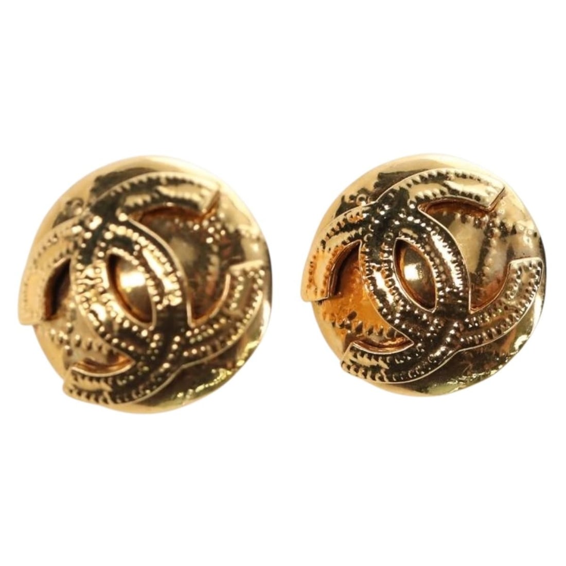 CHANEL CC Gold Tone Metal Earring France 24mm: CHANEL CC Gold Tone Metal Earring France 24mm Authentic CHANEL women's earring in gold-tone metal with the CC motif. Made in France, this piece is offered without the original box or dust bag and incl