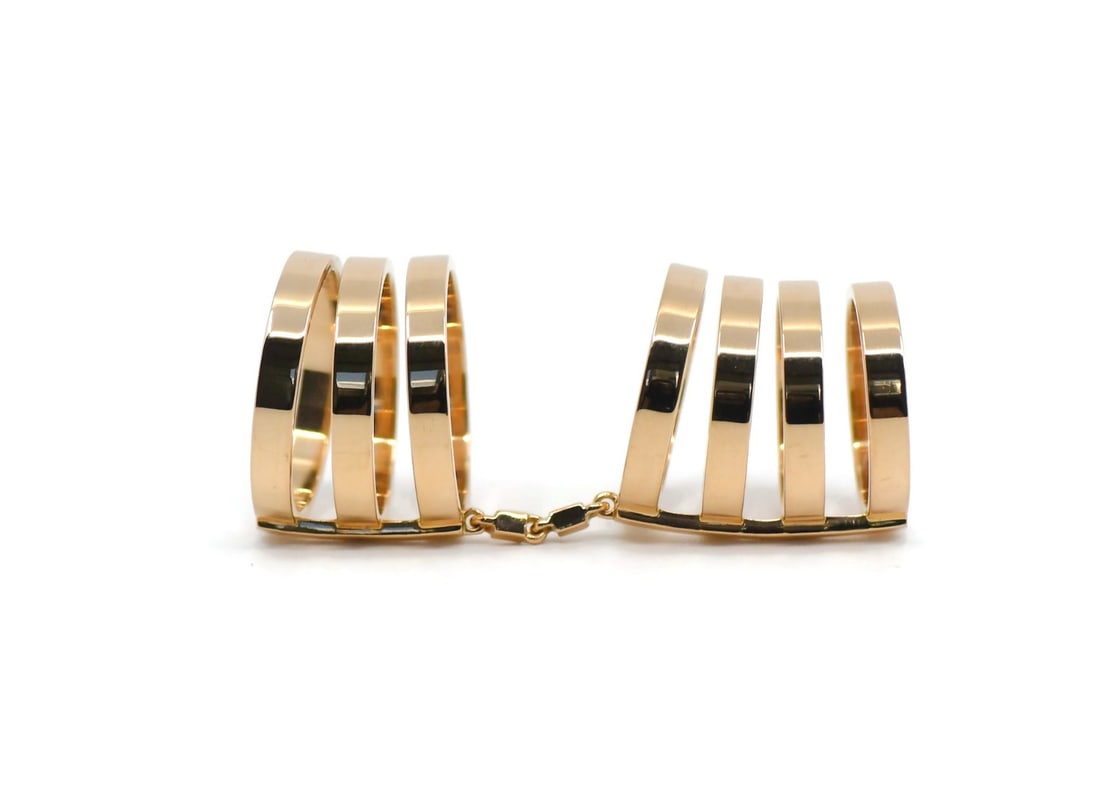 Repossi Italy 18K Rose Gold Ring Size 4: Repossi Italy 18K Rose Gold Ring Size 4 Repossi pre-owned ring crafted in 18k rose gold with a clean, stone-free design. Made in Italy, this piece offers a substantial feel and classic fine jewelry st