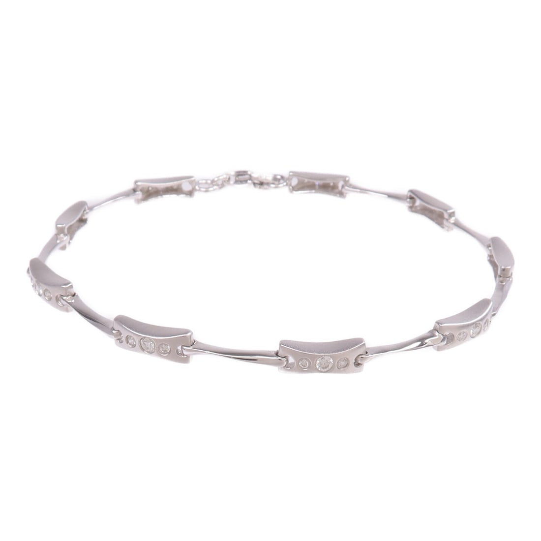 18K White Gold Diamond Bracelet 0.24ct 15cm: 18K White Gold Diamond Bracelet 0.24ct 15cm A women's diamond bracelet in K18 white gold with a clear finish and diamond accents. The piece is listed in very good AB condition and has an approximate w