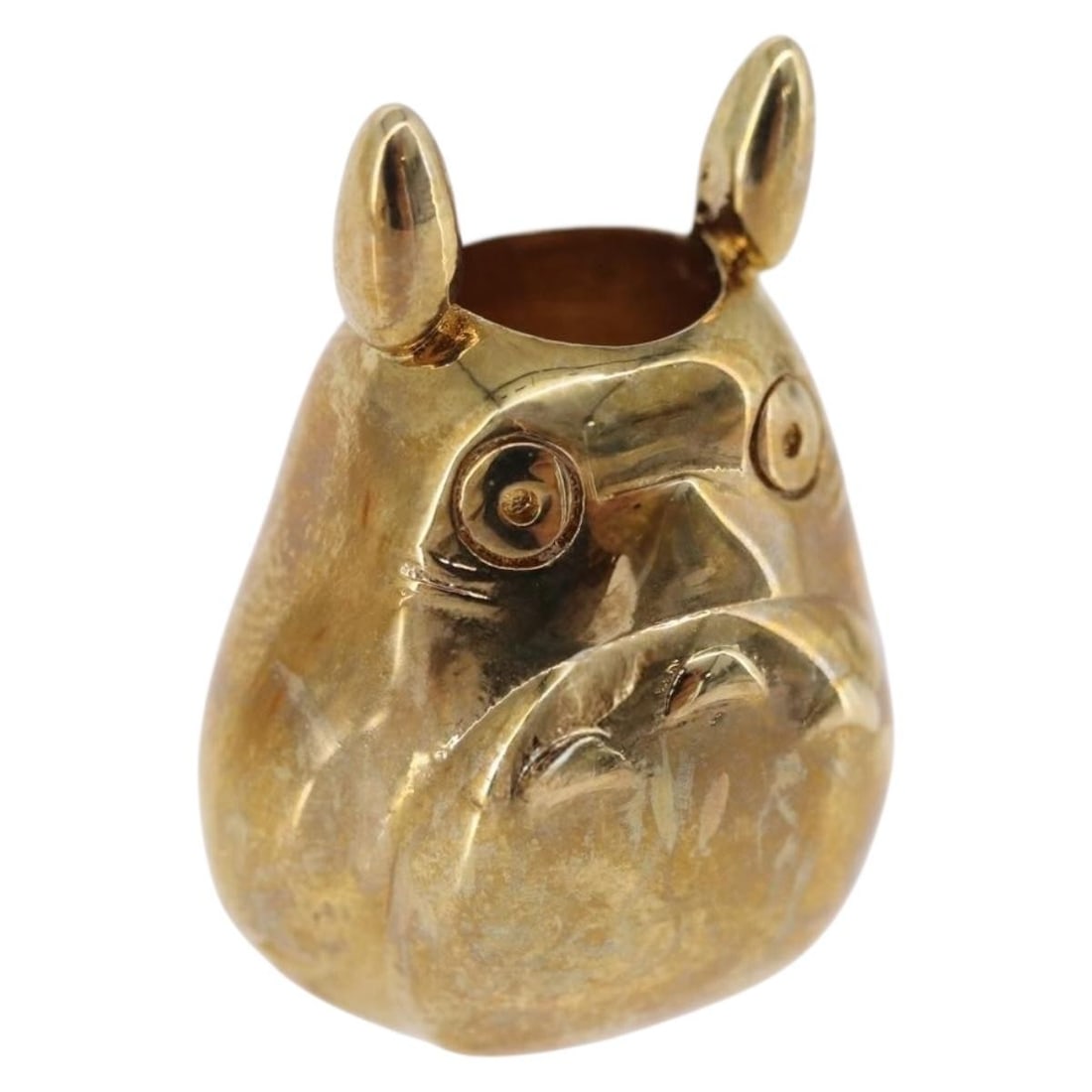 Gold Metal Charm LOEWE Studio Ghibli Big Totoro Dice: Gold Metal Charm LOEWE Studio Ghibli Big Totoro Dice LOEWE x Studio Ghibli My Neighbor Totoro Dice Big Totoro charm in gold-tone metal. Made in Spain, this women's charm includes the dust bag and item