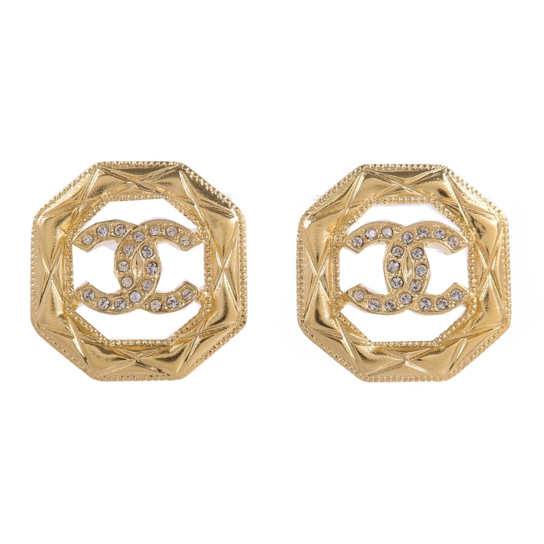CHANEL CC Pierced Earrings Gold Tone Metal 20mm: CHANEL CC Pierced Earrings Gold Tone Metal 20mm CHANEL CC earrings in gold-tone metal, presented in very good pre-owned condition. The design is described as CC earrings with a gold x gold color finis