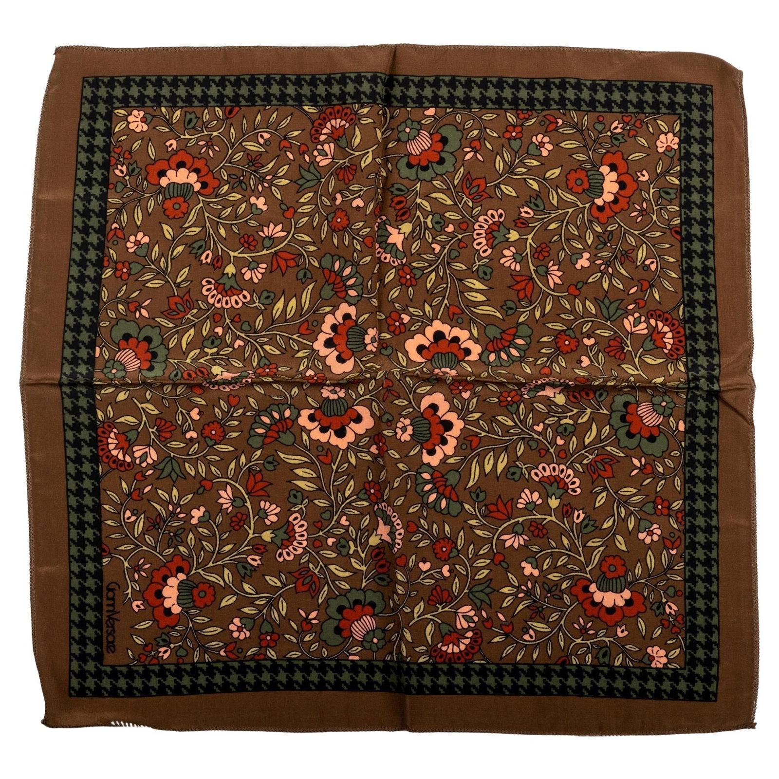 Gianni Versace Vintage Silk Brown Floral Scarf 14x14: Gianni Versace Vintage Silk Brown Floral Scarf 14x14 This exquisite Versace vintage small scarf features a rich brown color adorned with delicate floral patterns, crafted from luxurious silk. The scar