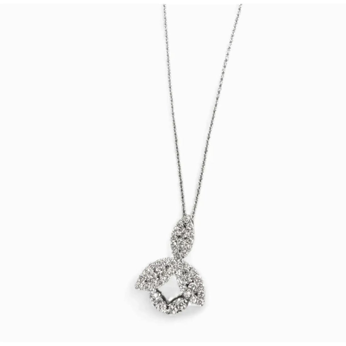 Roberto Coin 18K White Gold Diamond Pendant Necklace 0.44 ctw: Roberto Coin 18K White Gold Diamond Pendant Necklace 0.44 ctw This Roberto Coin pendant necklace is crafted from 18k white gold and features a round brilliant diamond pave pendant with a total carat w