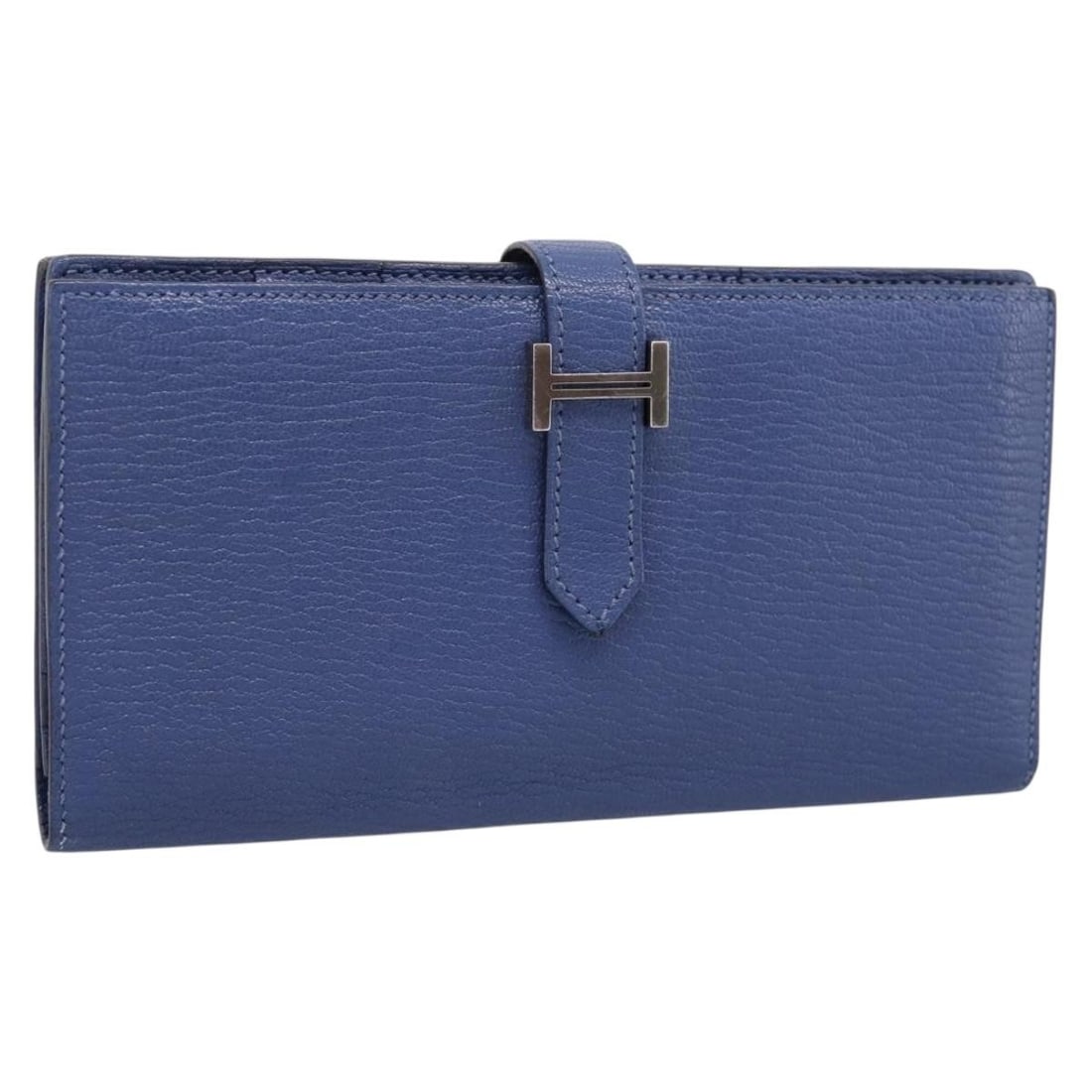 Hermes Bearn Soufflet Blue Leather Wallet with Box: Hermes Bearn Soufflet Blue Leather Wallet with Box Hermes Bearn Soufflet wallet in blue leather with silver-tone accents. Made in France, this women's wallet includes the item box. Condition is B with