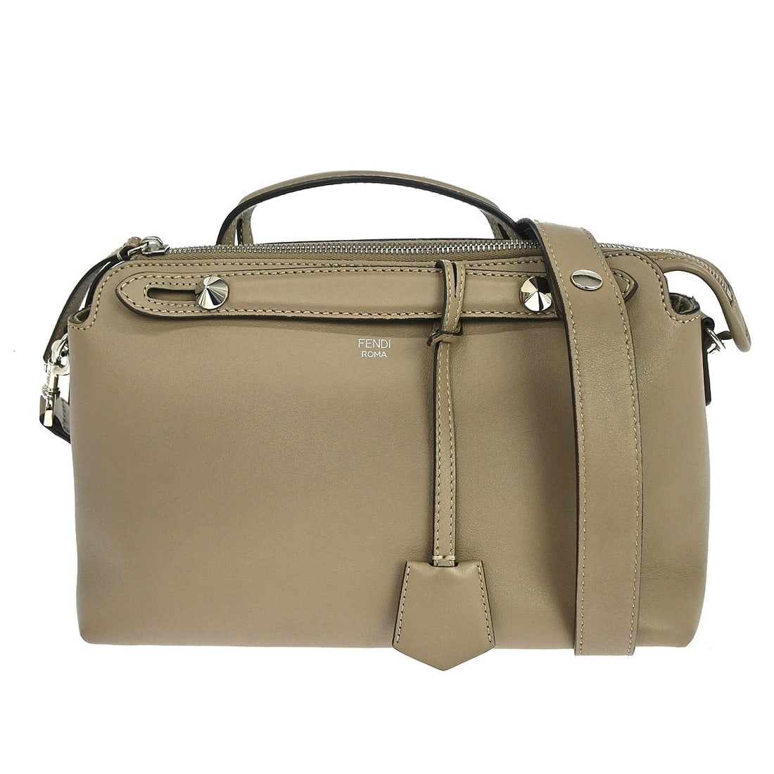 Fendi By The Way Leather Satchel Beige: Fendi By The Way Leather Satchel Beige Fendi By The Way satchel in beige leather. Made in Italy, this women's handbag is presented in good condition with noted corner scuffing on the exterior. Specifi
