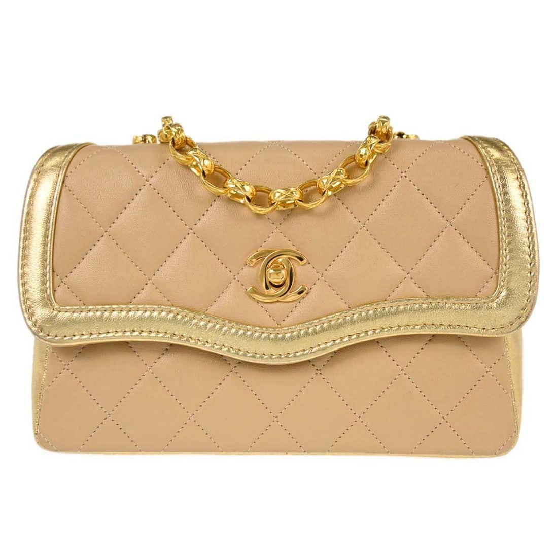 CHANEL Single Flap small beige lambskin quilted shoulder bag: CHANEL Single Flap small beige lambskin quilted shoulder bag Chanel Single Flap shoulder bag in beige lambskin leather with a matelasse quilted finish. This small women's bag features a shoulder chain