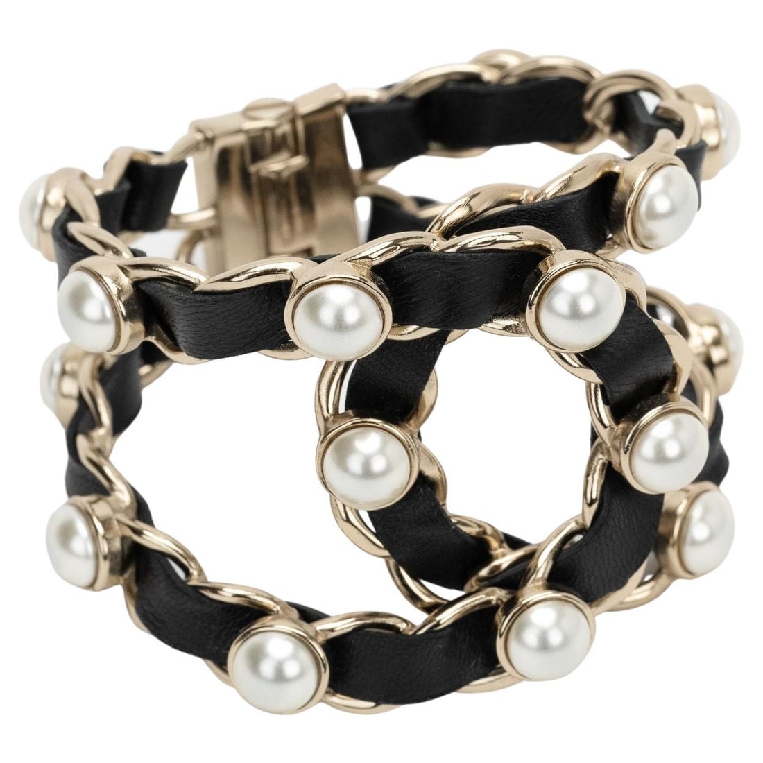 Chanel Black Lambskin Gripoix Pearl Clamp Bracelet 2019: Chanel Black Lambskin Gripoix Pearl Clamp Bracelet 2019 Introducing the exquisite Chanel Black Lambskin and Gripoix Pearl Clamp Bracelet from the Spring 2019 collection. This luxurious piece features 