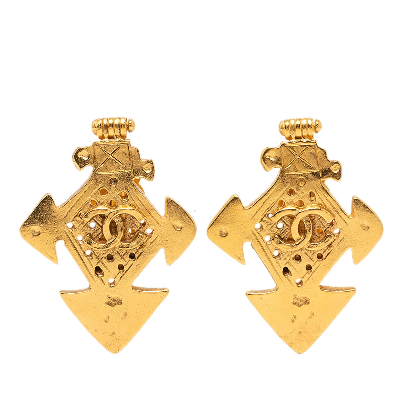 Chanel CC Cross Clip Earrings Gold Plated Metal: Chanel CC Cross Clip Earrings Gold Plated Metal Clip-on earrings from Chanel featuring the CC cross design in gold-tone metal. This costume jewelry piece is made in France and shows scratches to the f