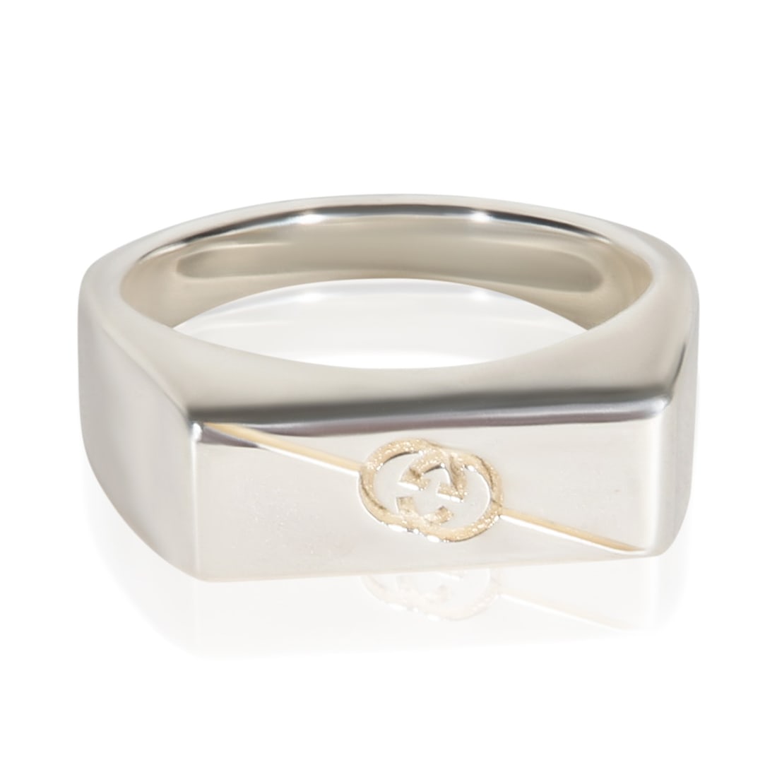 Gucci Trademark 925 Sterling Silver Unisex Ring Size 8: Gucci Trademark 925 Sterling Silver Unisex Ring Size 8 Gucci Trademark ring in sterling silver with a clean, unadorned design. This pre-owned unisex ring is from the Trademark collection and comes wit