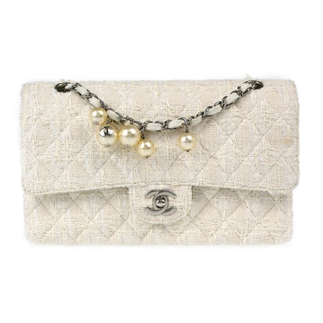 CHANEL Classic Double Flap Medium Shoulder Bag White Tweed Lambskin: CHANEL Classic Double Flap Medium Shoulder Bag White Tweed Lambskin Chanel Medium Classic Double Flap shoulder bag in white tweed with a turn-lock closure and shoulder strap. This women's bag is made 
