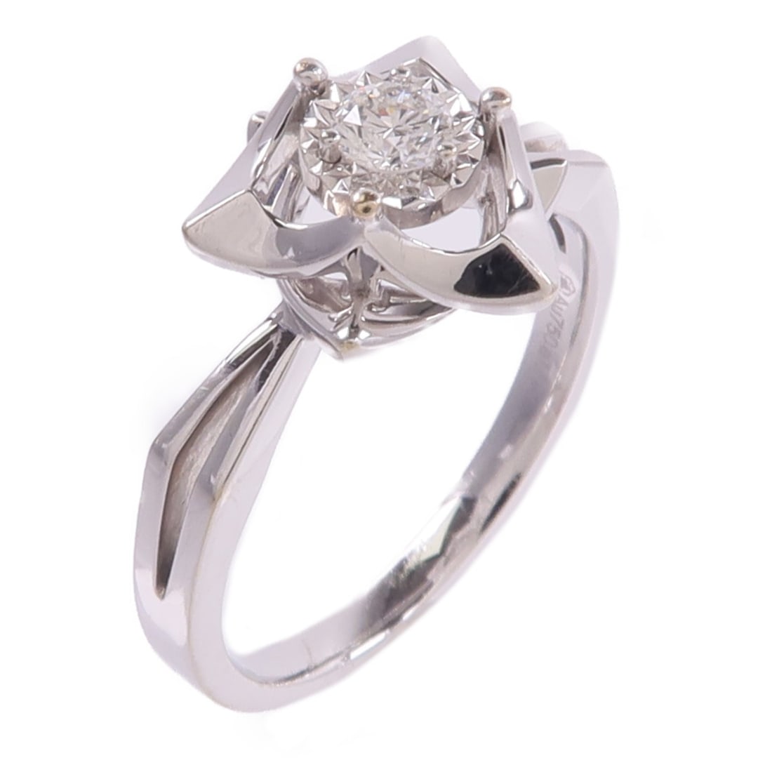 18K White Gold Diamond Ring US Size 6 0.149ct: 18K White Gold Diamond Ring US Size 6 0.149ct 18K white gold diamond ring for women with a clear diamond centerpiece. This ring is a US size 6 and comes without accessories. Condition is B with reason