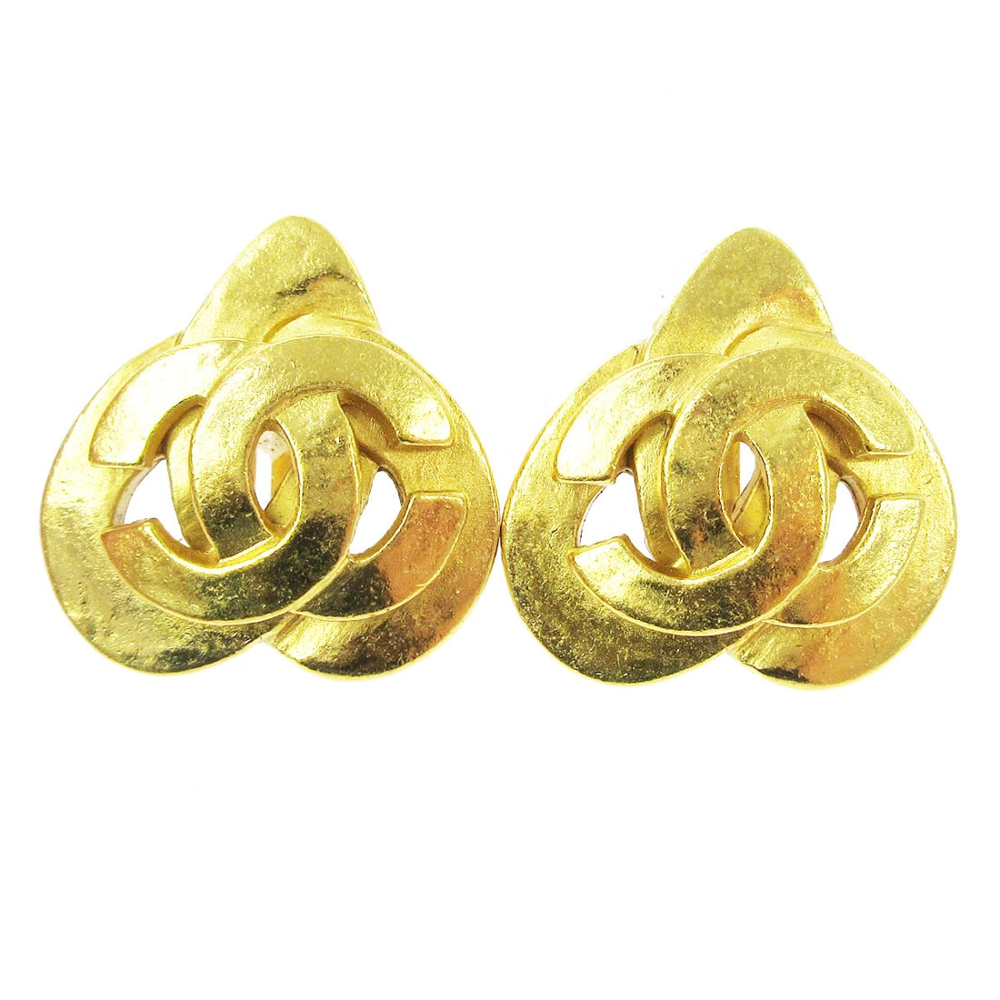 Chanel 97P Gold Tone Heart Clip On Logo Earrings: Chanel 97P Gold Tone Heart Clip On Logo Earrings Vintage Chanel clip-on earrings featuring a heart motif with CC logo detailing in a gold-tone finish. Marked 97P and made in France, this pair offers a