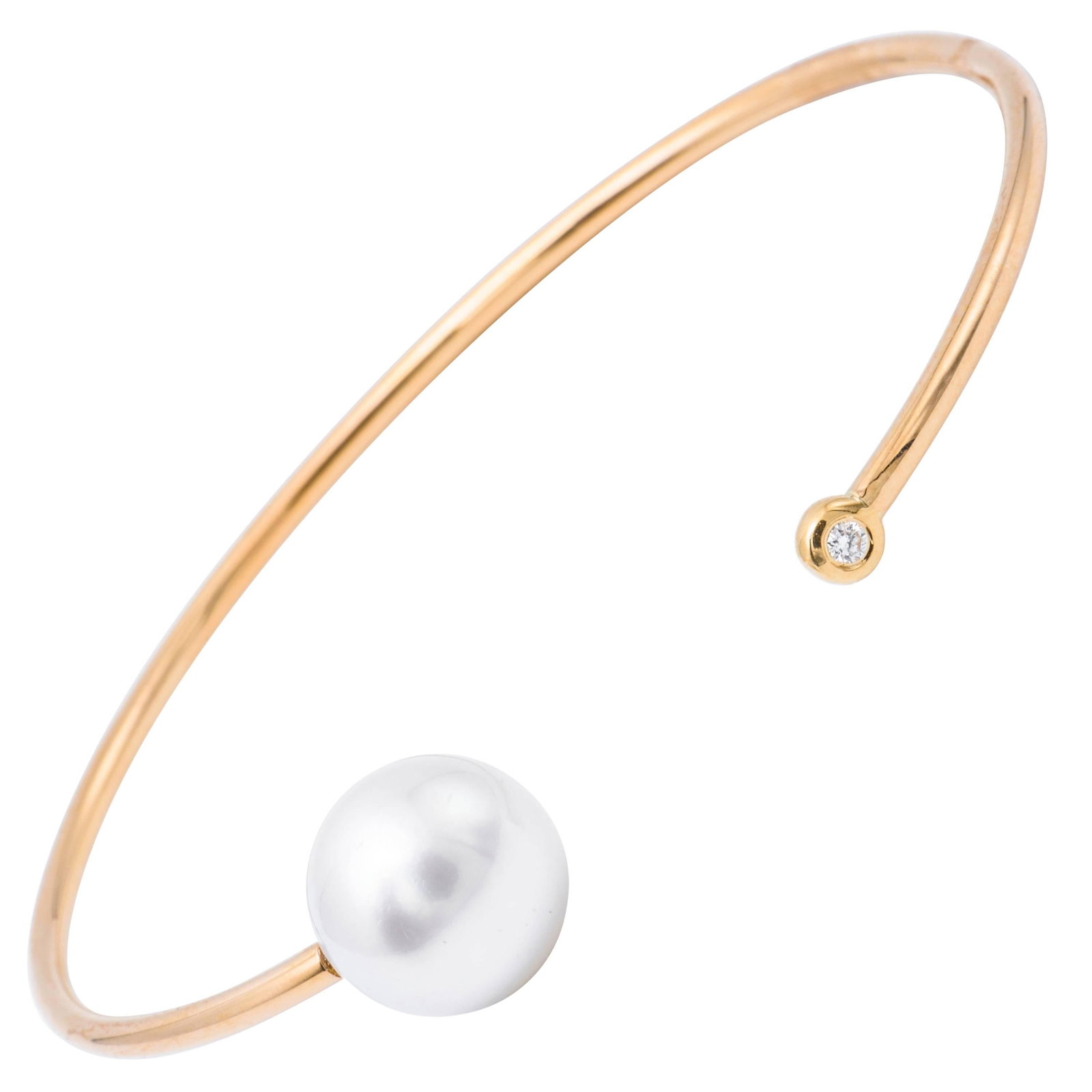 Harbor Diamonds 18K Gold South Sea Pearl Diamond Bangle Bracelet: Harbor Diamonds 18K Gold South Sea Pearl Diamond Bangle Bracelet This exquisite bangle bracelet is crafted from 18K yellow gold and features a stunning South Sea pearl measuring 11-12 mm alongside a s