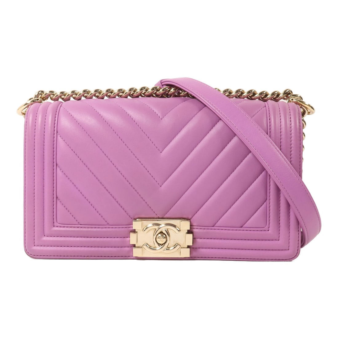 CHANEL Boy 25 Purple Calfskin Chain Shoulder Bag A67086: CHANEL Boy 25 Purple Calfskin Chain Shoulder Bag A67086 Chanel Boy 25 chain shoulder bag in purple calfskin leather with the signature CC design. This women's shoulder bag features a flap closure and 