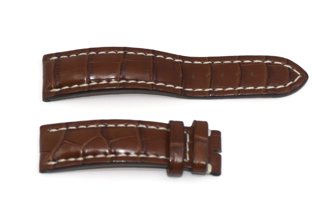 Breitling Authentic Brown Leather Wristwatch Strap 22mm: Breitling Authentic Brown Leather Wristwatch Strap 22mm Enhance your timepiece with this authentic Breitling brown leather wristwatch band, designed for both style and comfort. This strap features a b