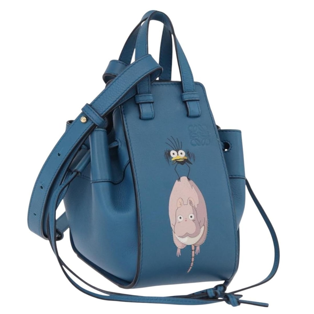 LOEWE Hammock Mini Leather Hand Bag Ghibli Collaboration Navy Gold: LOEWE Hammock Mini Leather Hand Bag Ghibli Collaboration Navy Gold LOEWE Ghibli Collaboration Hammock Mini handbag in navy and gold leather. This women's handbag includes a dust bag and shoulder strap